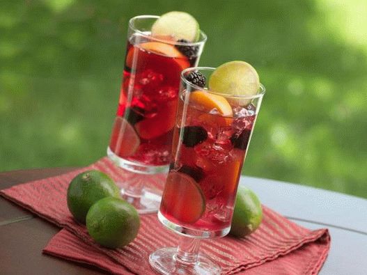 एक पेय के रूप में फल का उपयोग करने के लिए संगरिया एक आसान और प्रभावी तरीका है।