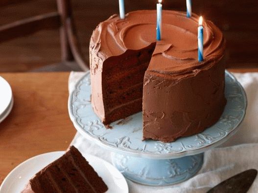 फोटो बिग चॉकलेट बर्थडे केक