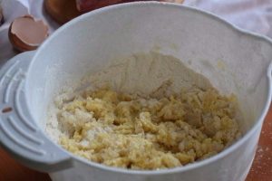 पोर्क के साथ Chebureks