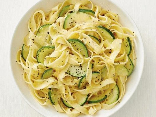 नींबू और खसखस ​​के साथ फोटो Fettuccine