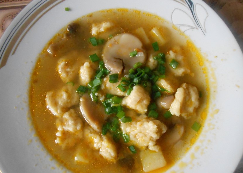 पकौड़ी के साथ मशरूम का सूप