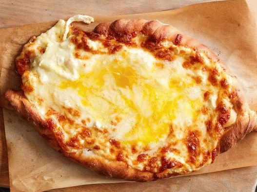 ख चप र  (Adjaruli Khachapuri) क  सह यक फ ट 