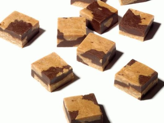 चॉकलेट और पीनट बटर टॉफ़ी आइरिस की तस्वीर
