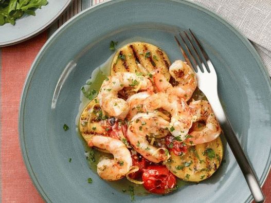 कसा हुआ चिंराट के साथ पोलेंटा कसा हुआ चिंराट के साथ पोलेंटा