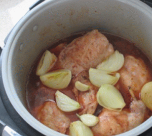 एक धीमी कुकर में खरगोश