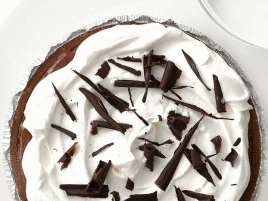 पकवान की तस्वीर - व्हीप्ड क्रीम के साथ चॉकलेट रेत केक