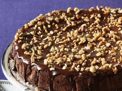 चॉकलेट अखरोट के साथ फोटो अखरोट-डेट केक (बिना आटा)