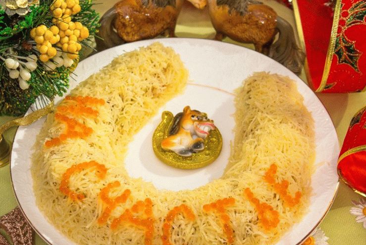 सलाद "खुशी के लिए घोड़े की नाल"