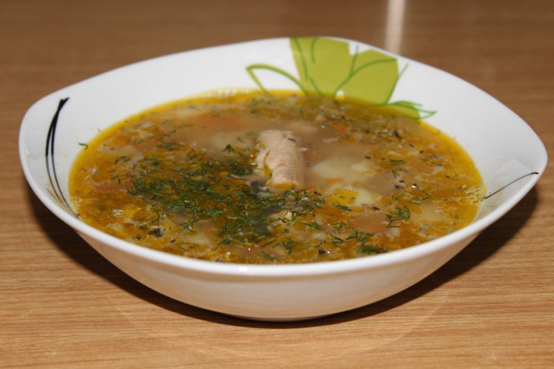डिब्बाबंद सामन के साथ गोभी का सूप