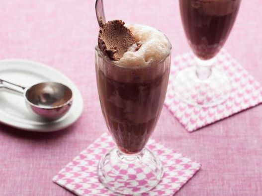 च कल ट ब यर क  स थ Affogato