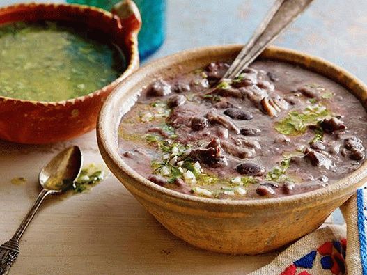 कैरिबियन में पोर्क पसलियों के साथ फोटो कैरिबियन लहसुन-बीन सूप