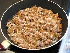तिल के साथ सूअर का मांस